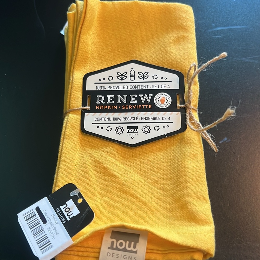 ECO-friendly/wrinkle resistant now DESIGNS 100% recycled content s/4 napkins-NWT